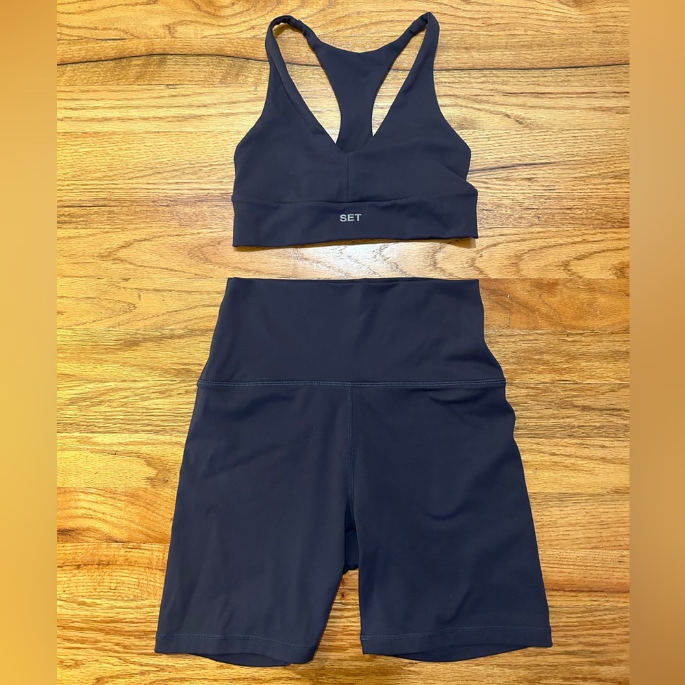 Set Active biker short and sport bra set - Small Top and Small Bottoms - River